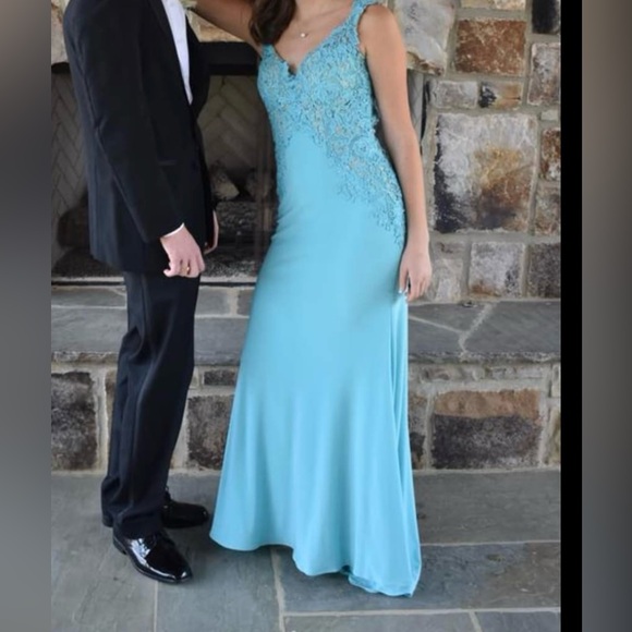 Tony Bowls Paris Formal Dress - Turquoise - Size 4 - Picture 2 of 15